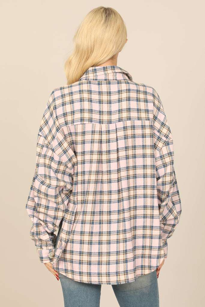 SEAMLESS PLAID LONG SLEEVE BUTTON DOWN POCKET PATCH CURVE HEM TOP