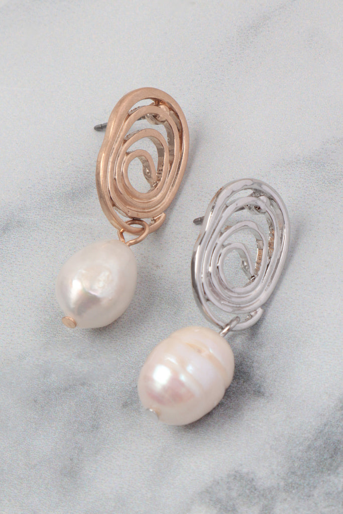 OVAL SWIRL WITH FRESH WATER PEARL EARRINGS