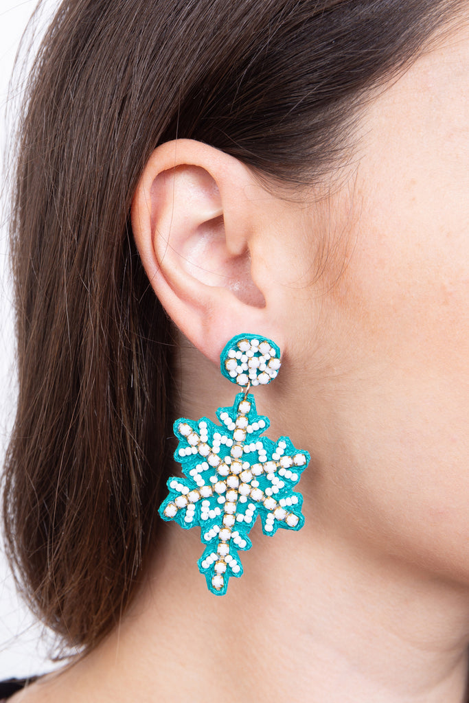 CHRISTMAS SNOWFLAKE SEED BEAD DROP EARRINGS