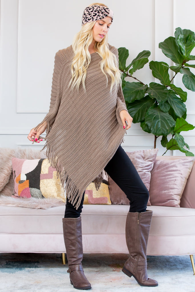 KNITTED V PONCHO