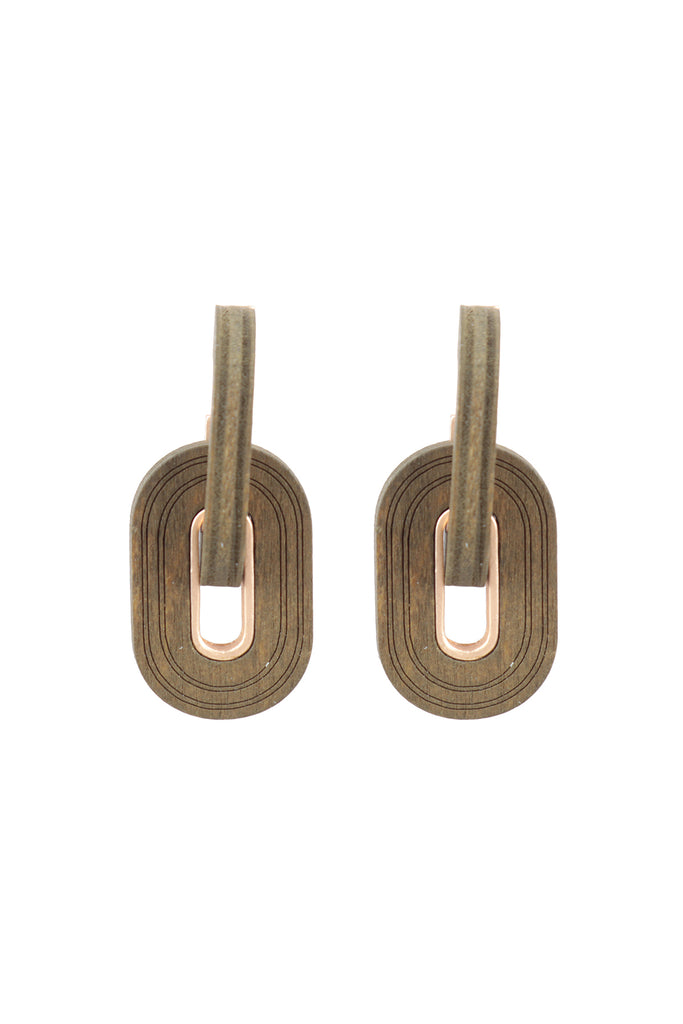 OVAL THICK WOOD LINK HOOP EARRINGS