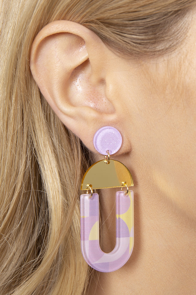 SPRING PRINT ACRYLIC U SHAPE DROP POST EARRINGS