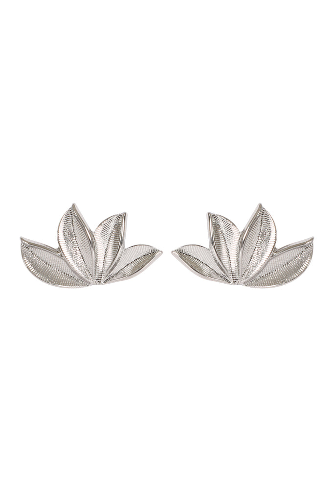 FOUR LEAVES FAN SHAPE METAL STUD EARRINGS