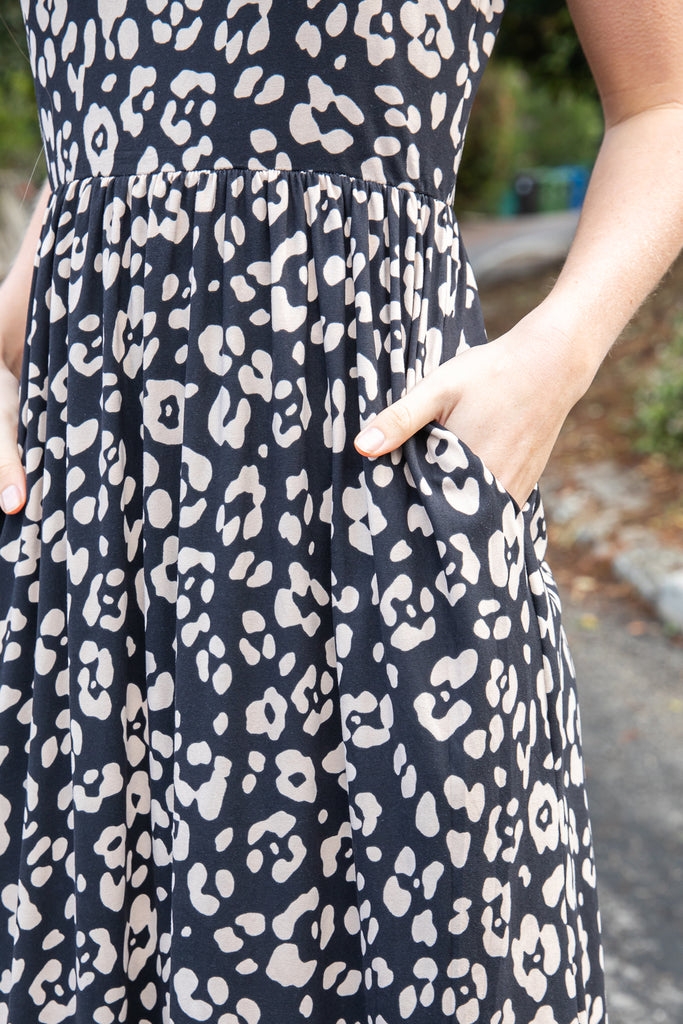 ANIMAL PRINT SLEEVELESS MAXI DRESS