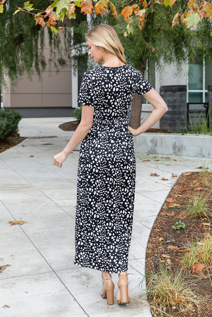 SHORT SLEEVE ANIMAL PRINT ELASTIC WAIST MAXI DRESS