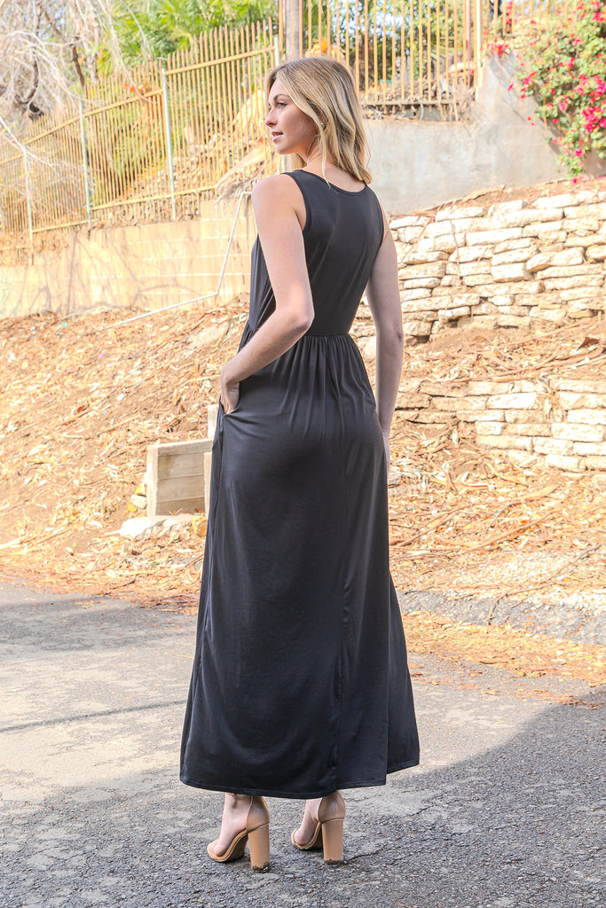 SOLID SLEEVELESS MAXI DRESS