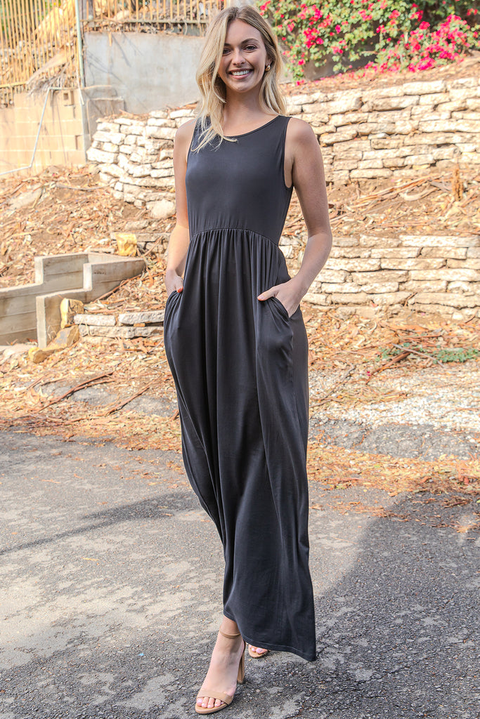 SOLID SLEEVELESS MAXI DRESS