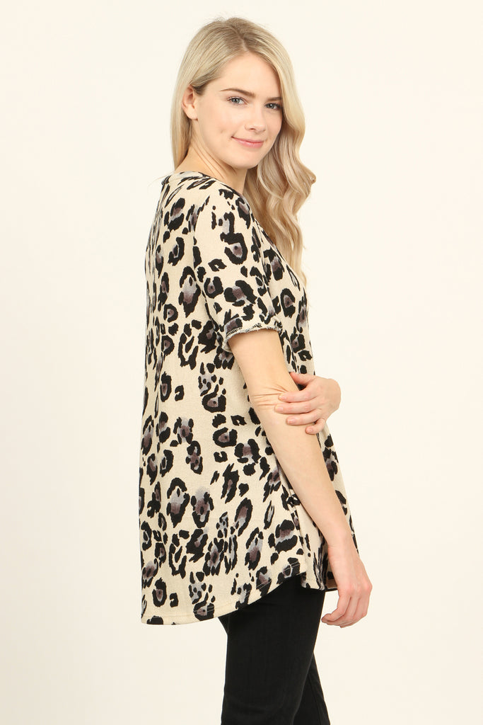 Short Sleeve Leopard Knit Sweater