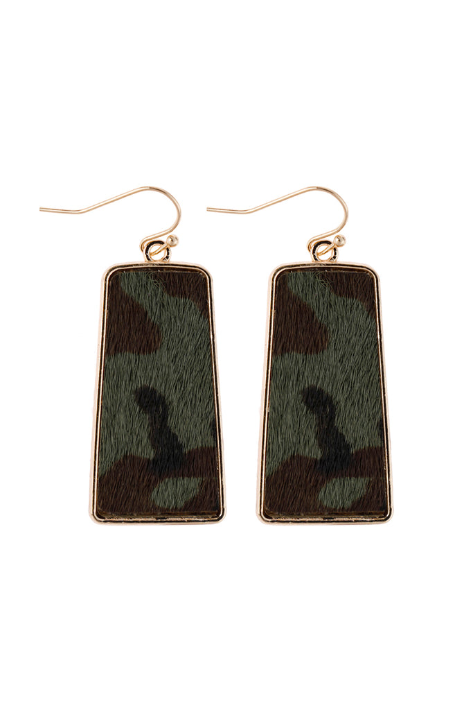 CAMOUFLAGE GRAY LEATHER PRINTED BAR DANGLING FISH HOOK EARRINGS